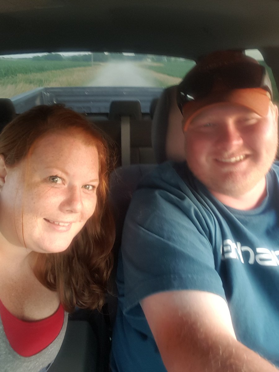 nurse4686's tweet photo. #GundersonsDreamWedding #selfieEntry #heismyworld #myrock #loveafarmer #graveltravel https://t.co/ITHJFdPyVu