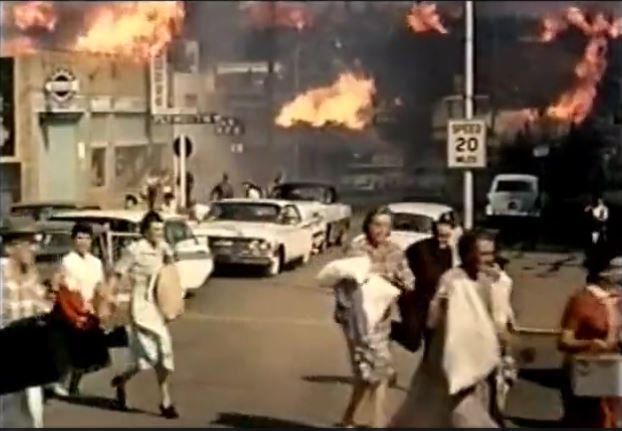 Seedermaniac's tweet photo. Evacuation scene from "Ring of Fire" (1961), in honor of California fire season. https://t.co/T9JiGnQvxi
