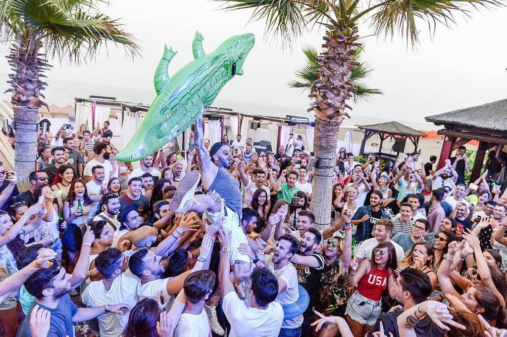 MaracasClub's tweet photo. Are you ready?? @maambobylescastizos 🌴💃☀️🍉🏊🏽❤️ Info&amp;Reservas:620834995 #maracas @maracasbeachclub https://t.co/ownt8wiZVJ