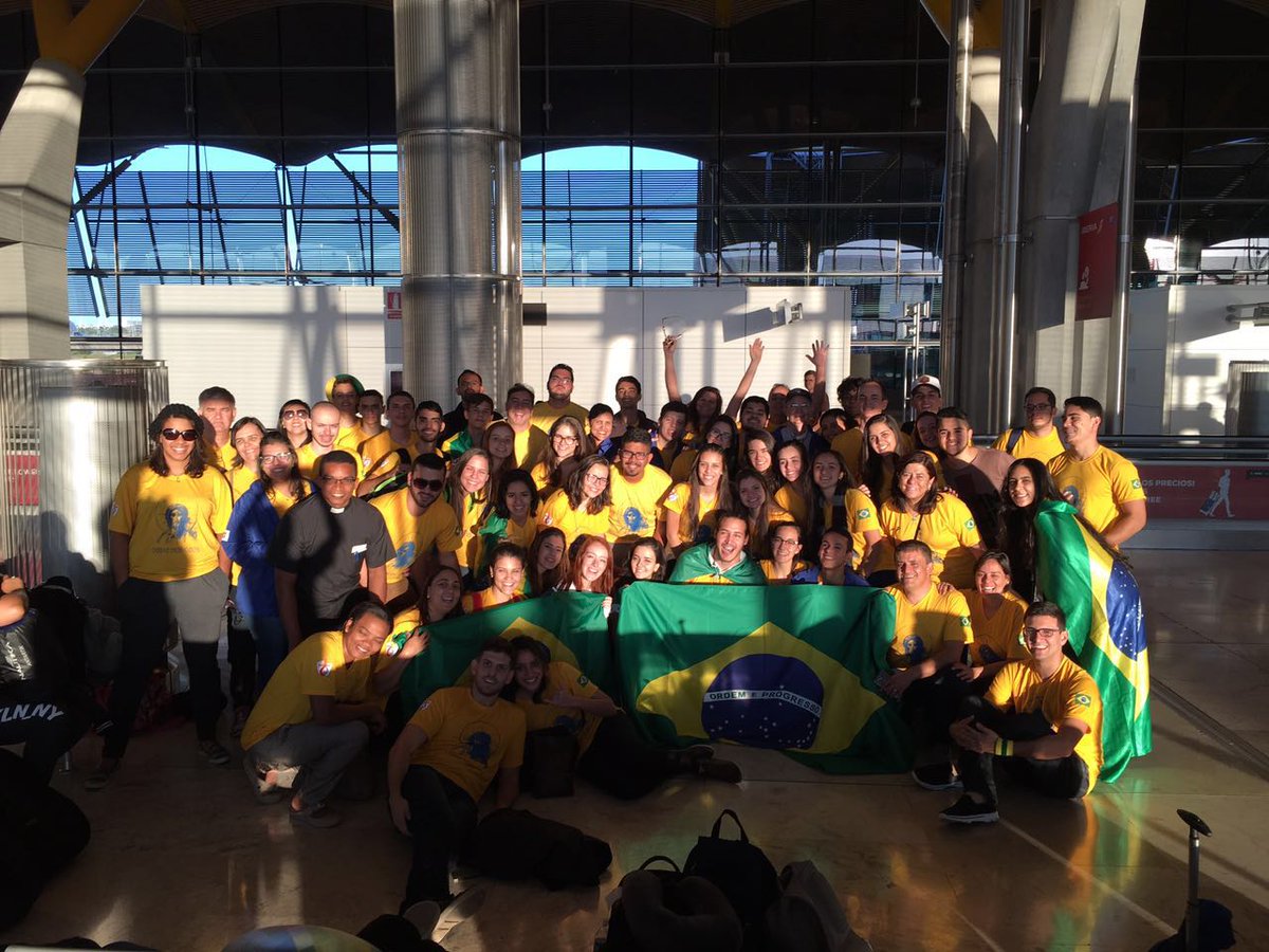 Rádio Maria Brasil on Twitter "Viva o Papa! JMJ TuEsPedro RadioMariaBrasil…