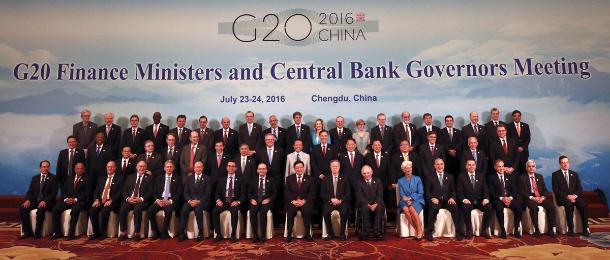 ElHuffPost's tweet photo. Las dos polémicas imágenes del G20 que indignan en Twitter https://t.co/VE4c6h5Ueq https://t.co/8sftiicTIM