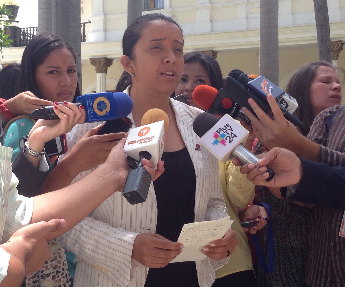 VoluntadPopular's tweet photo. .@gabyarellanoVE "Todos estamos de acuerdo con que los CLAP son semilleros de discriminación que usan el hambre" https://t.co/TFv8rpZx8y