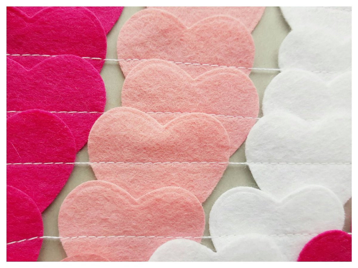 DitzandBobs's tweet photo. Valentines heart garland, nursery heart decoration, girls bedroom … https://t.co/FpISqrHH2U #Craftshout #PinkGarland https://t.co/8v08xN4E0O