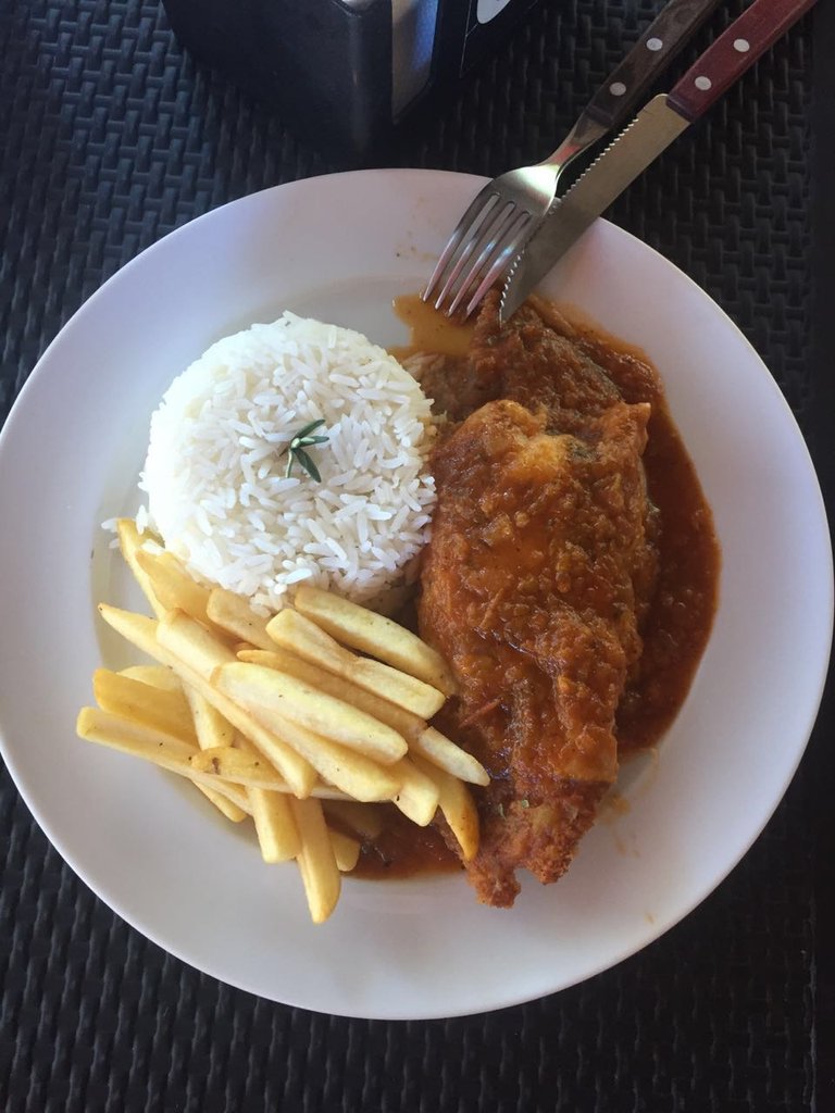5uinto's tweet photo. Hmmm... hora do almoço. Vem para o 5uinto Bar conhecer nossos pratos. Hoje, frango a parmegiana. 😋 #5uintoBar https://t.co/M6ICq76i1q