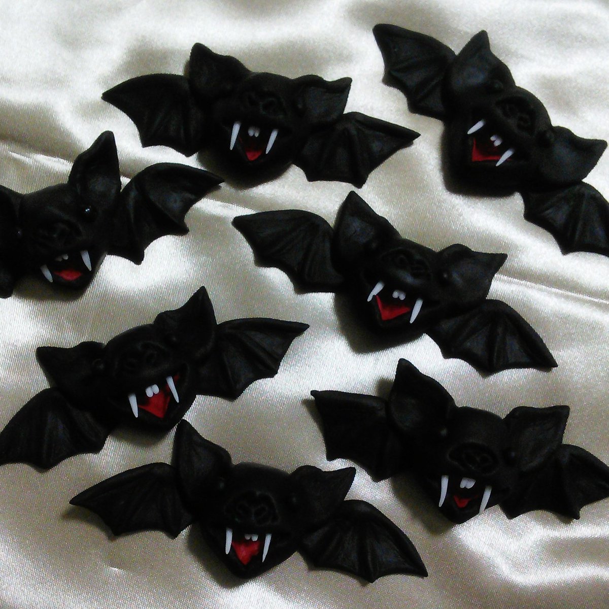 チスイコウモリ Twitter Search