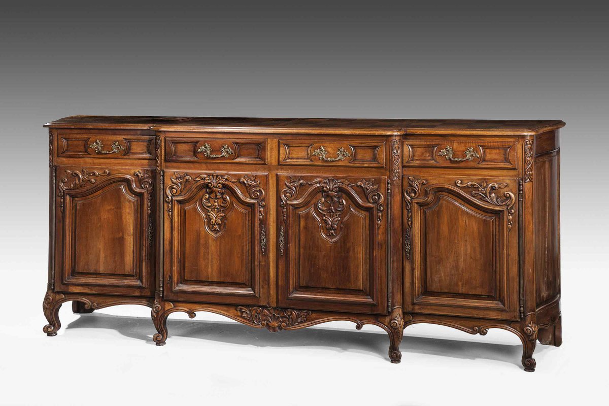 HseWindsor's tweet photo. Early 20th Century Breakfront Chestnut Buffet https://t.co/kyoYWWcPS7 #buffet #furniture #antiques #breakfront https://t.co/V7cin0VoCP