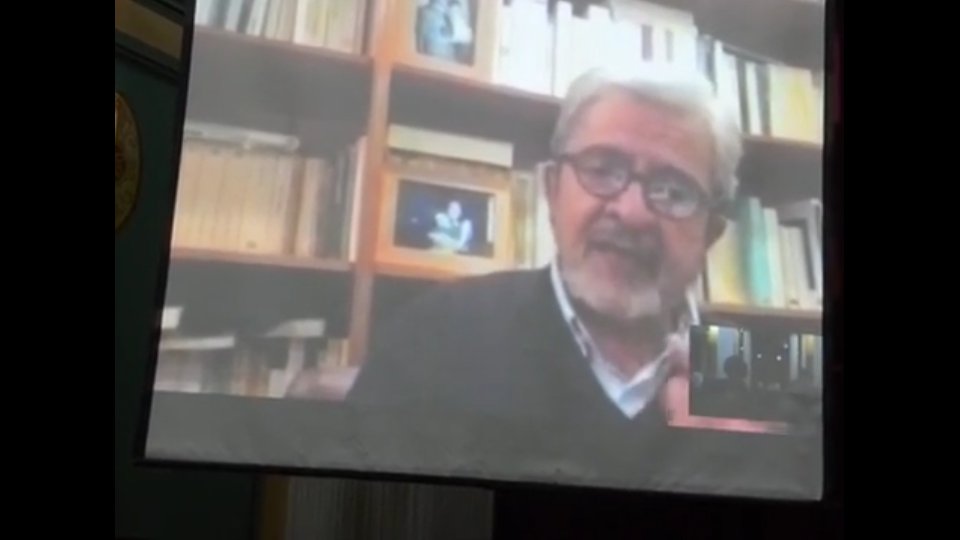 PolisRed's tweet photo. El Poder de la Redes Sociales con PhD Fernando Calderon #VideoApuntes  ://youtu.be/WOwt1TzTN1w #RedesyPolitica https://t.co/n5NAlBnJ6U