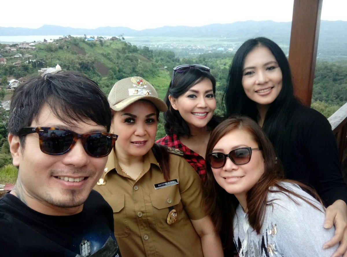 #latepost 

Makasih ibu @syerlyadelynsompotan (wakil walikota Tomohon) atas jamuannya slama qta di Tomohon.. 😍