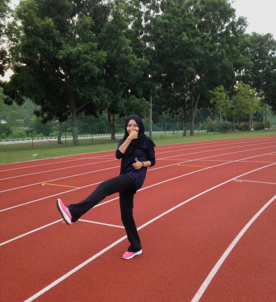 AlynFakhri's tweet photo. Training for upcoming Kejohanan Olahraga Uniten huhuhu #teamcsit #teamdakIT https://t.co/JvUUOiAnLQ