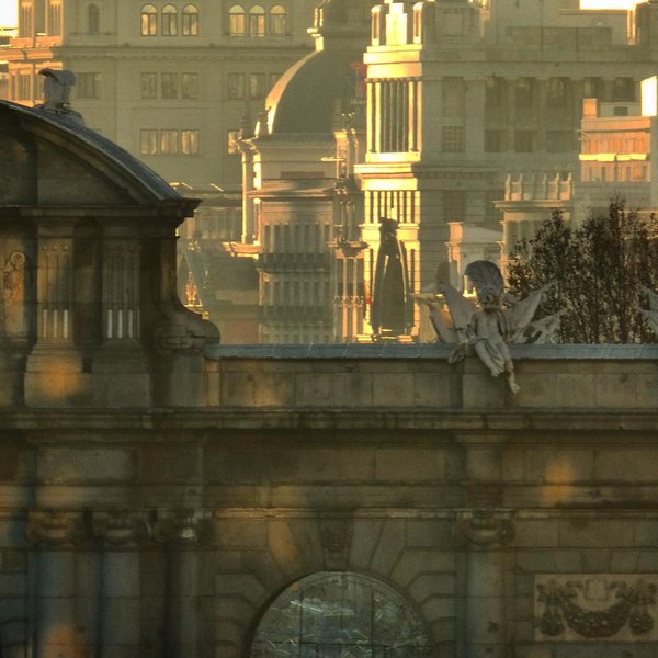 Reflejo del atardecer en la calle de Alcalá #Madrid de <a href="/jaimefrancesp/">Instagram @jaimeito</a>