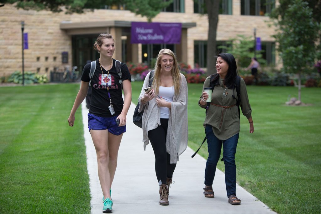 St. Kate's ranks among the top women's colleges for 2016! stkat.es/1C5hT2s #womenscolleges