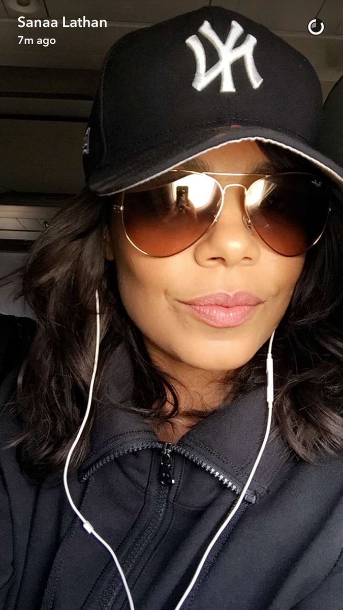 AkeemSumthing's tweet photo. #LookAtBae Part 2: (Rooting for the right team edition) https://t.co/eyrCl4SUJF