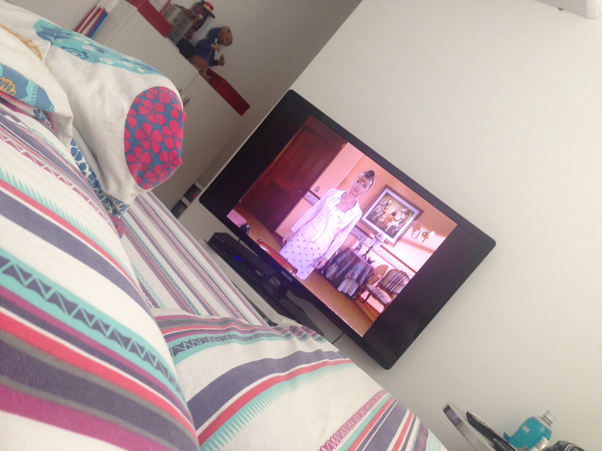 spanic_s2's tweet photo. O bom de ter netflix, A usurpadora.. https://t.co/AiWFQkHXPj