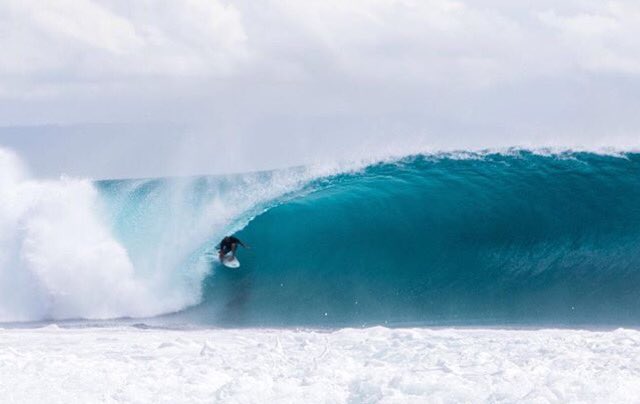 goncalvescab's tweet photo. I ❤️ backside barrels... Thanks Joey Griffiths for the photo. @ Desert Point Lombok https://t.co/zdNtojhF6n