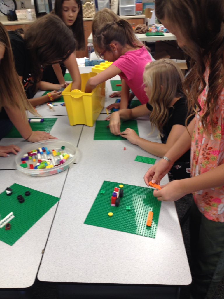 emeKing5th's tweet photo. 1st day of school and having fun! #jsdeme #tlap #leadupchat https://t.co/zRFUBXNJxY
