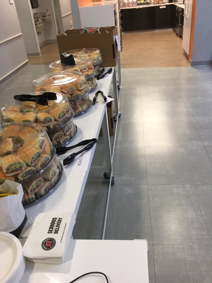 UIResearchPark's tweet photo. .@jimmyjohns for the final #InternWorkshop on #negotiation https://t.co/1cvNCpmTwh