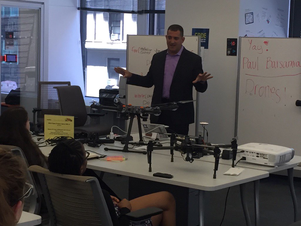 DeborahBSnyder's tweet photo. The inspiring @pbarsamian talking #drones with our @GirlsWhoCodeNYC participants @AccentureCmty @BarlowTricia https://t.co/WhfNVgP91m