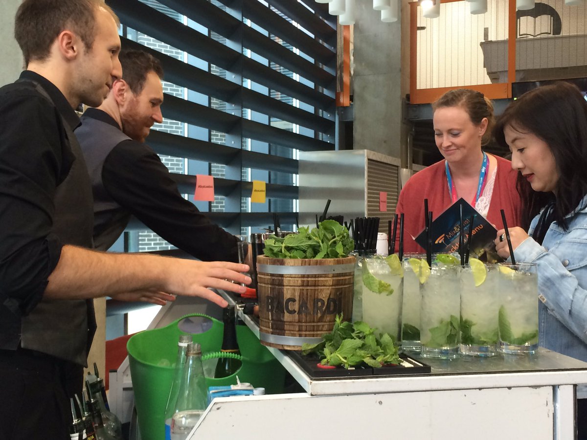 WomanthologyUK's tweet image. Our new friends @MixnTwist are in action at #LeedsTechHub #WomenInTech event @SkyUK. Cracking start to the evening 🙌