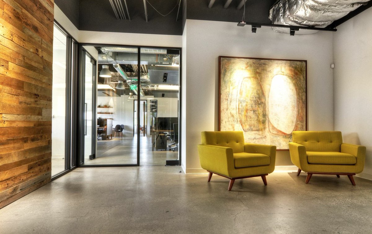 SourceCOI's tweet photo. Love the reclaimed wood in this space that the Source team created for Soberlink. #workplace #officespace #creative https://t.co/xoqi1mqCow