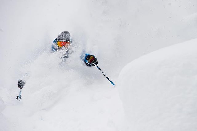 Sometimes we like to slap on 1-2 planks &amp; shred some pow. #Retallack #retallacklodge #winterisfuntoo