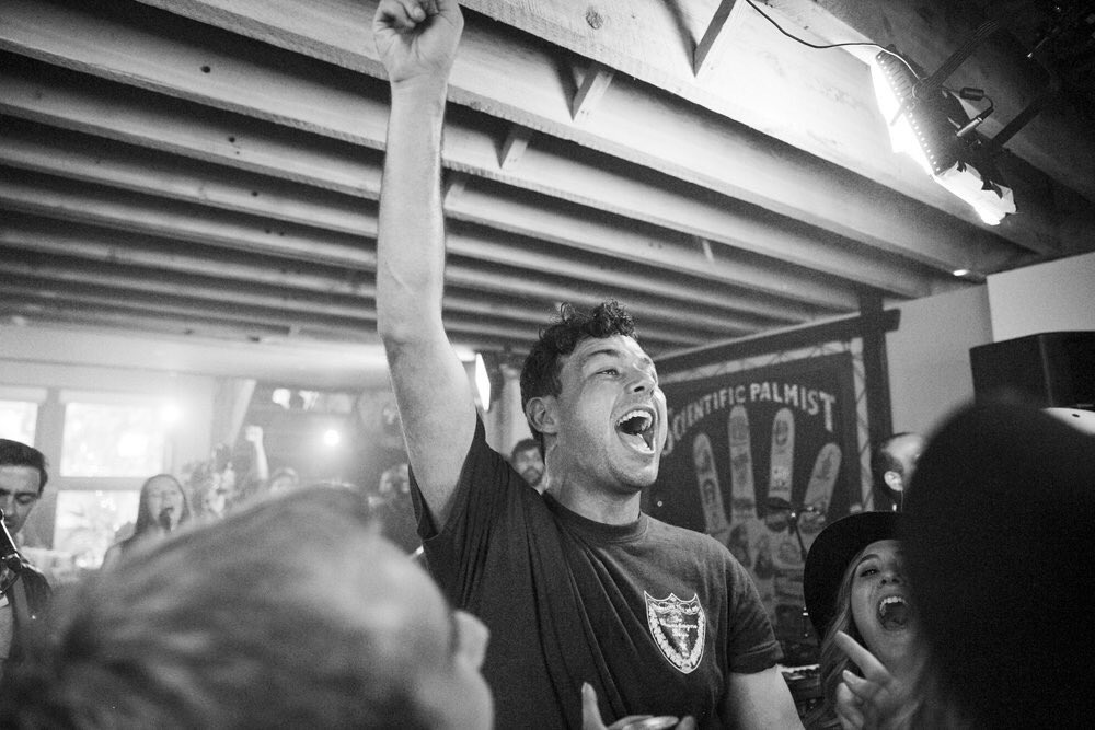 🔥HERE'S THE NEW GOLD🔥
👀 Watch, dig, share 🗣
💃🏼 Arkells tear the roof off my home💃🏿
👉🏾 goo.gl/JyP6kQ 👈🏿 RT