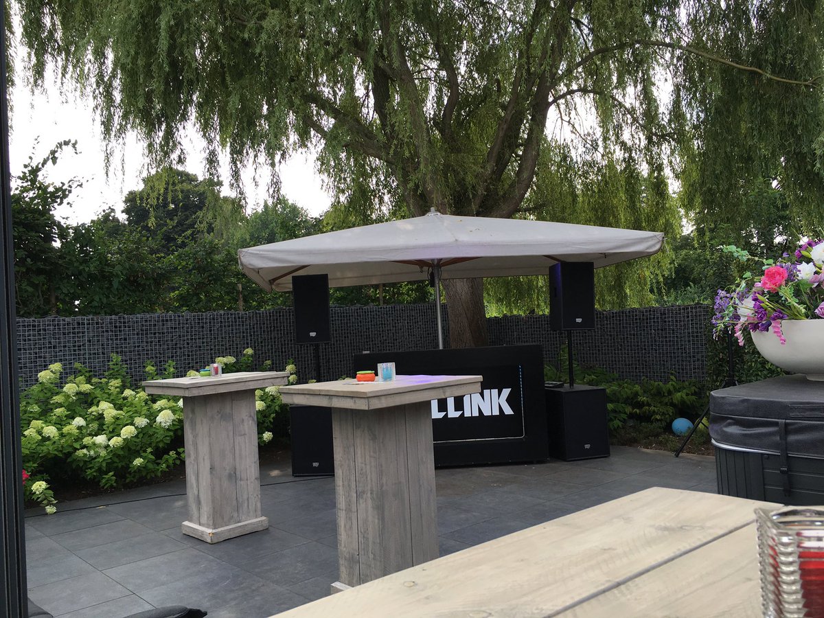 CafeReimink's tweet photo. Ook op locatie zijn we graag van de partij. Thuis, op de zaak of..? We komen graag langs. Informeer er eens naar ! https://t.co/vYeBPh7n9a