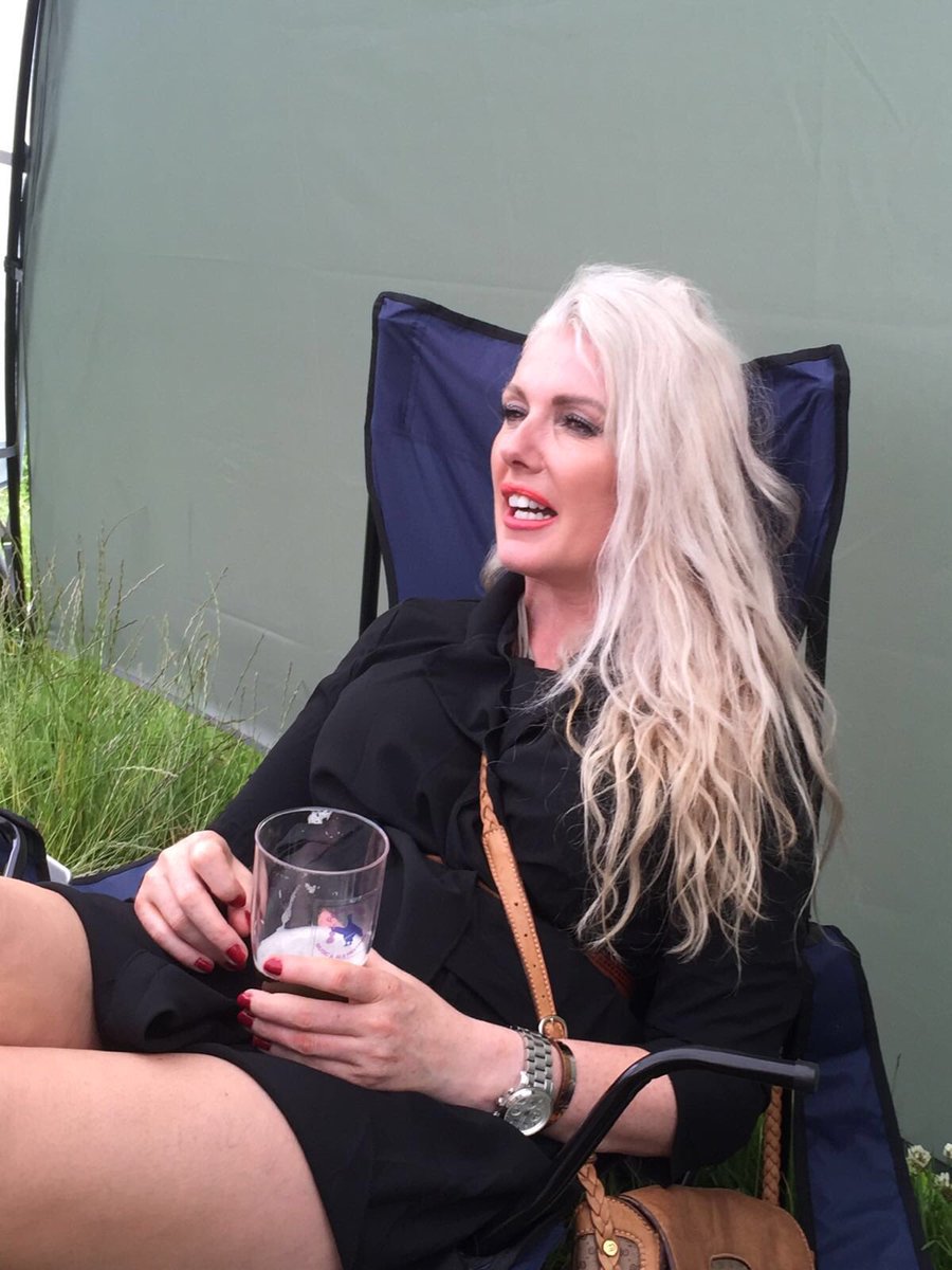 lizaxmcc's tweet photo. @estelle1607 does this perhaps explain things 😂😂 there a video, don't think I should upload on here 😂 https://t.co/0aUeN8jMWr