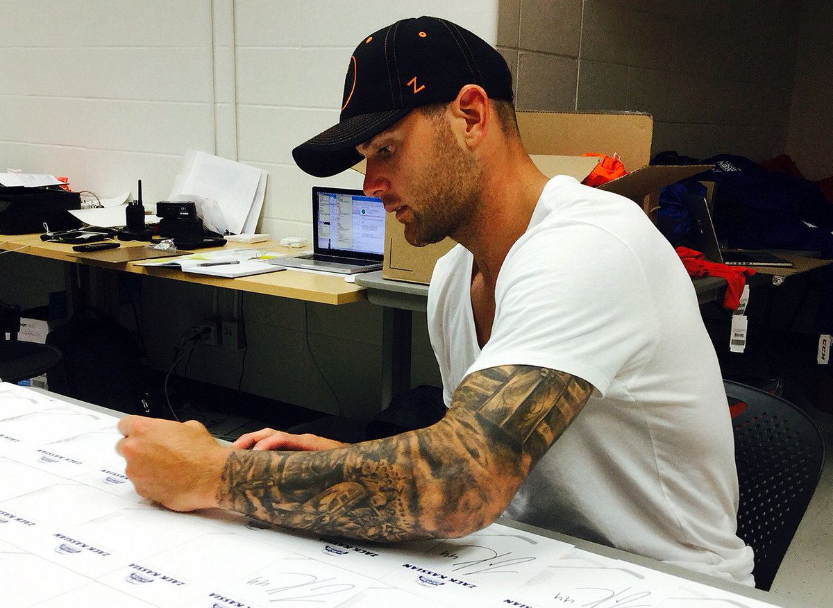 EdmontonOilers's tweet photo. That ink tho... 💪 https://t.co/4dwUwa3llT
