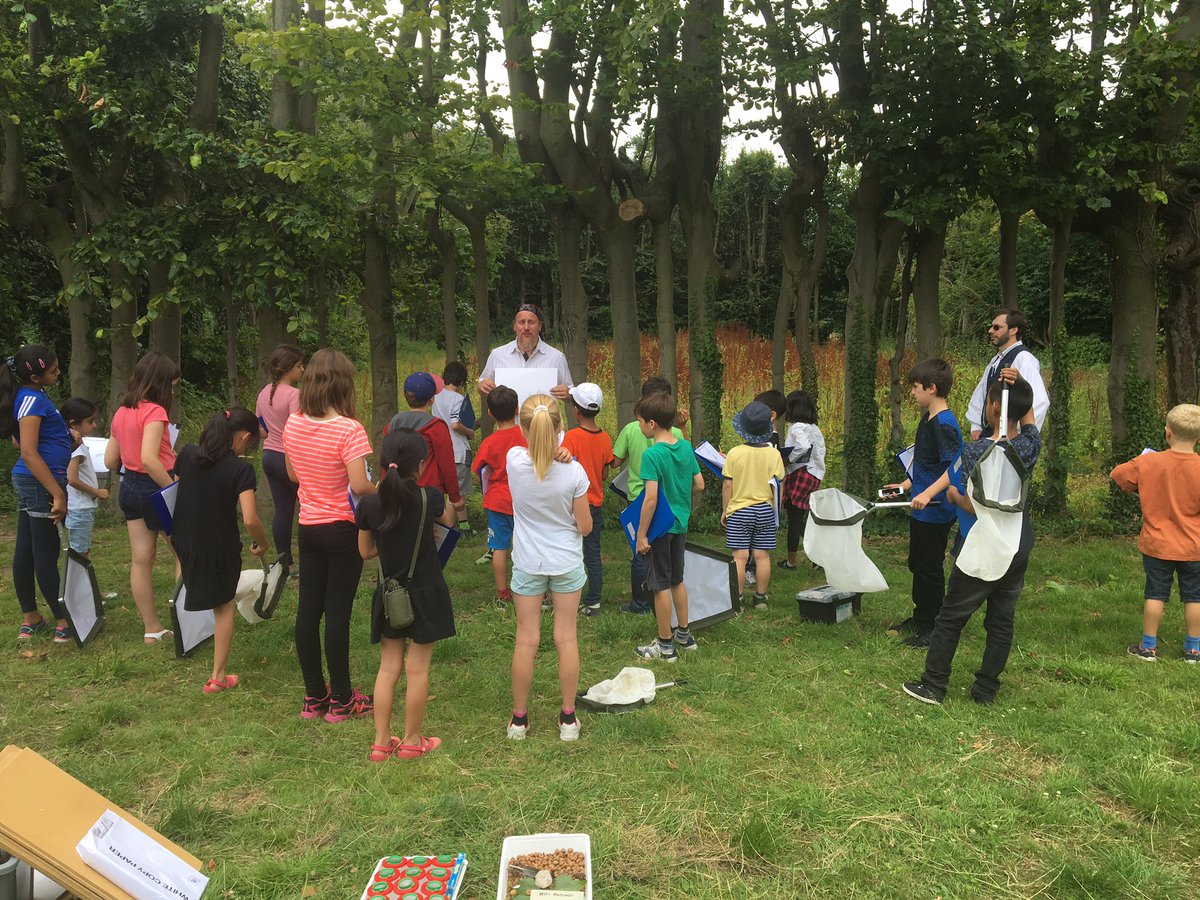 Gunnersbury1's tweet photo. Our @ArtsAward Explorers getting inspired with artists @mussonretallick https://t.co/dZvzQuO1B9