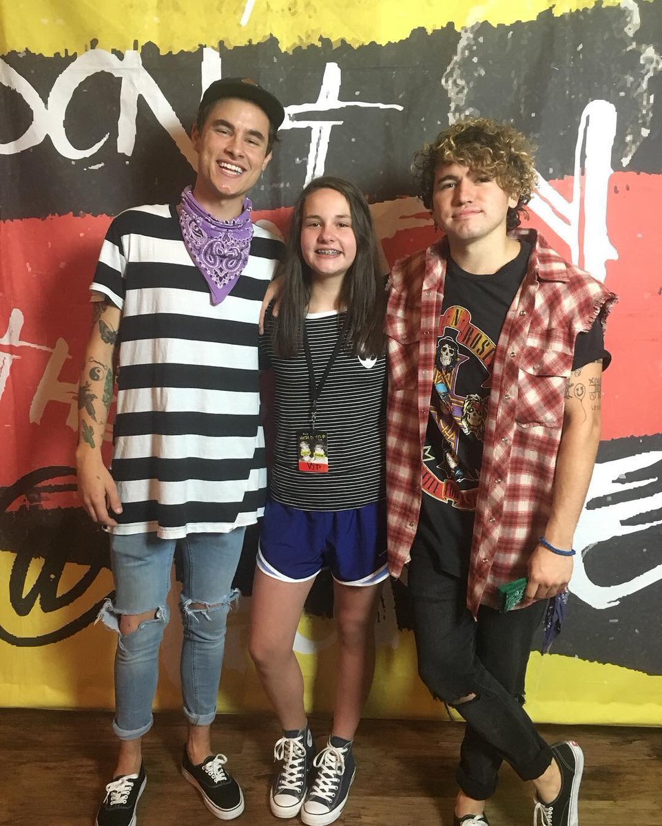 KianJcUpdates's tweet photo. Kian x Jc w fans in St Louis! https://t.co/Bv7ptHLy72