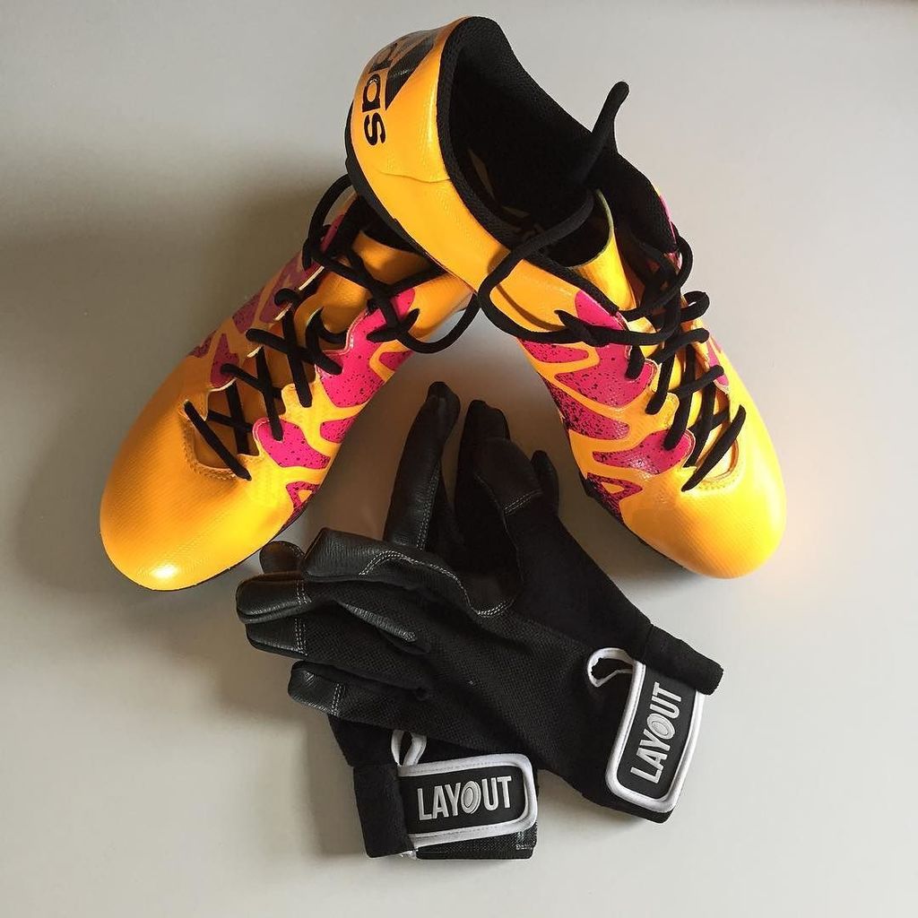 EricAusome's tweet image. Tonite's new kicks. #ultimatefrisbee #layoutlife #shiny #adidias #sobright #muchorange ift.tt/2a5HjVI