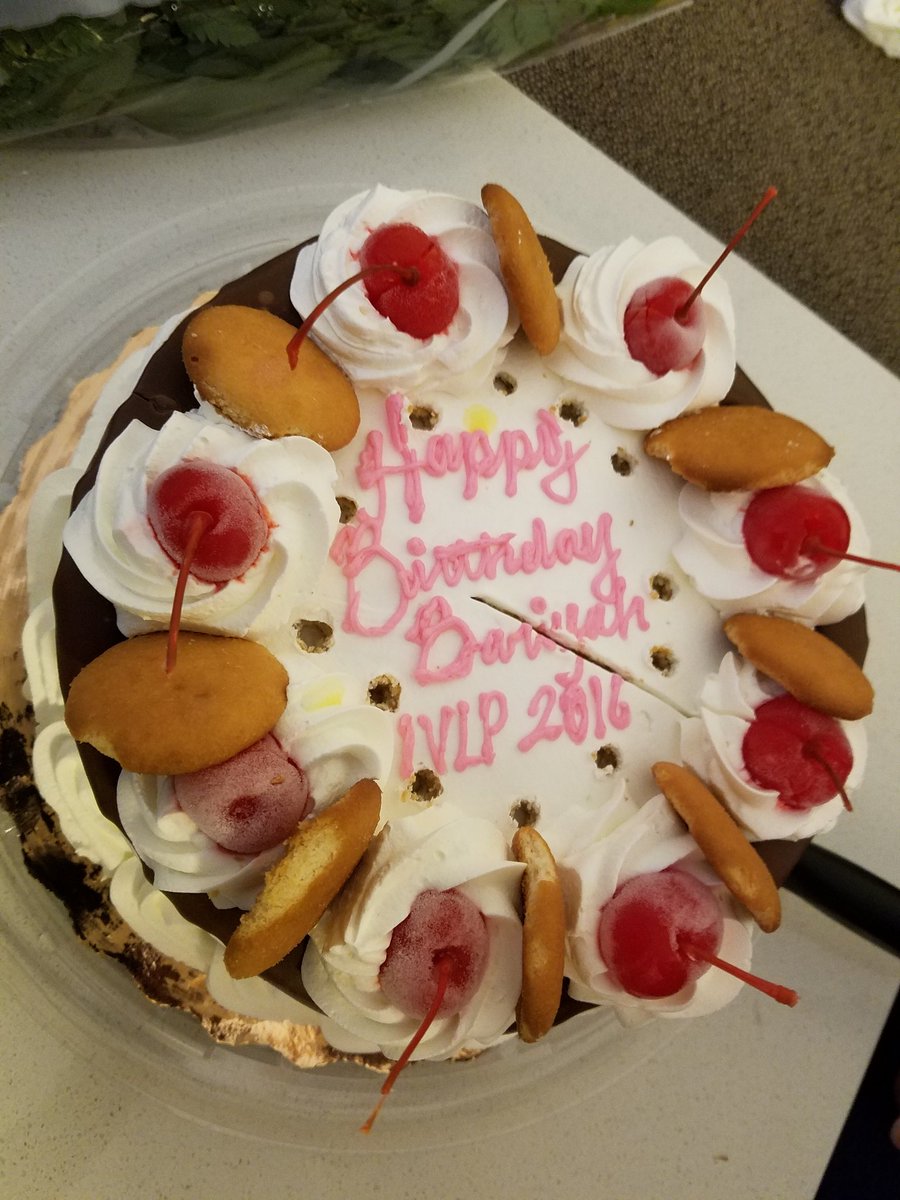 kaekosa's tweet photo. #ExchangesAre having to celebrate your birthday on the road! Happy birthday @bariyah_mc! #IVLP #TiPIVLPIndonesia https://t.co/WNiPm5dp1b