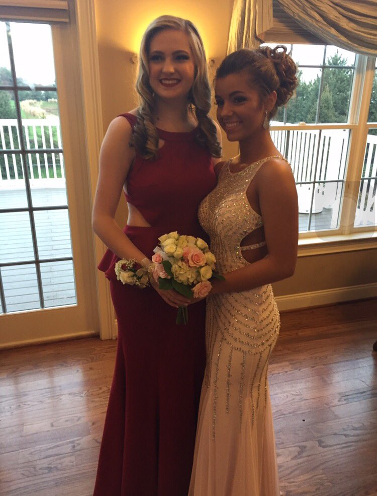 elisseofcake's tweet photo. happy birthday kell i love you so much #letsgetadrink #deycoming https://t.co/1HgigGCIq6