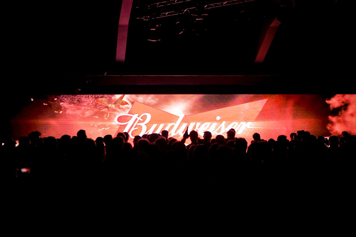onceoverCL's tweet photo. [FOTOS] Fiestón encabezado por el DJ inglés John Digweed https://t.co/vJD6yBXK1Y #Tomorrowland #BudCL #OnceOverCL https://t.co/Sc322nbIGW