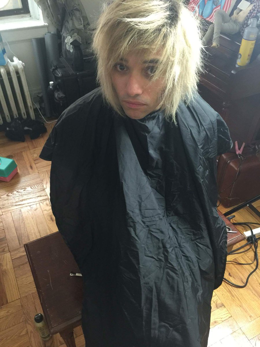dkasshu666's tweet photo. do you ever look like a plastic bag
#plasticbag #bag #haircut #sad #sadbag #bagoftrash #sadtrash https://t.co/zuoiUgkBlZ