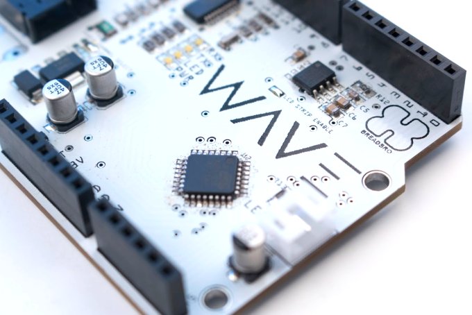 BreadBroTech's tweet photo. Wave is nearly ready for launch on #Kickstarter! #Learn #Programming while you #Create #Music Responsive LED #Art https://t.co/26lFEv5d1J