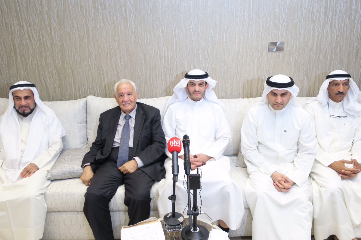 7eyade_news's tweet photo. عبدالله الكندري .. عضو المجلس البلدي
يُقيم حفل تكريم للواء يوسف الأنصاري
مدير الاطفاء سابقاً
@abalkandari https://t.co/jEBxv1yvC2