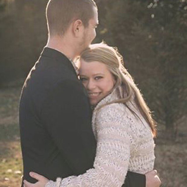 americanlovess's tweet photo. Hannah &amp; her love 🌟 https://t.co/Yohbb4Ipik