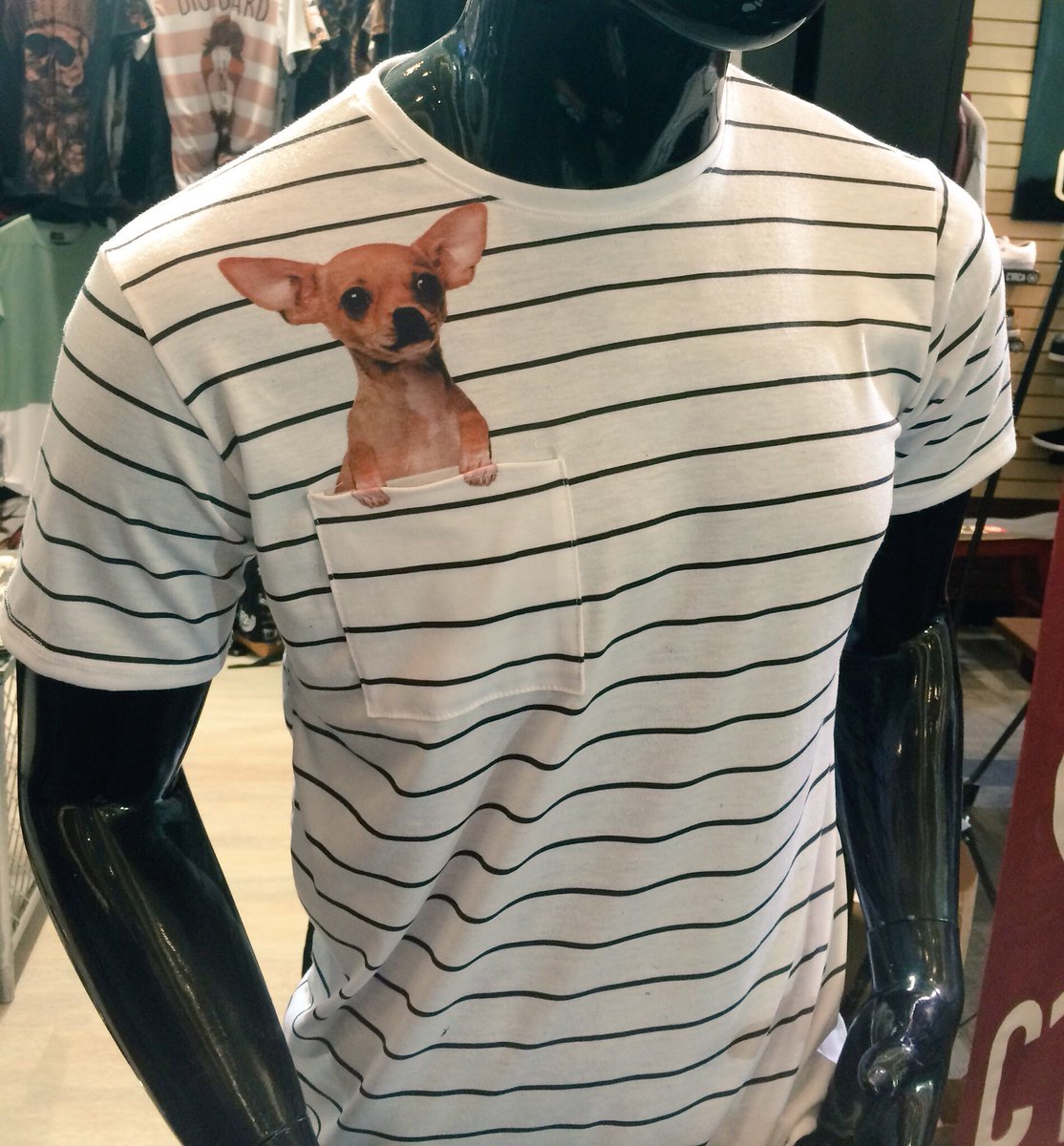 circulopostal's tweet photo. Hace días nos enamoramos de esta playera en @Chouroom_ #IMenDirecto #IM65 😍 https://t.co/mjIUrSz27k