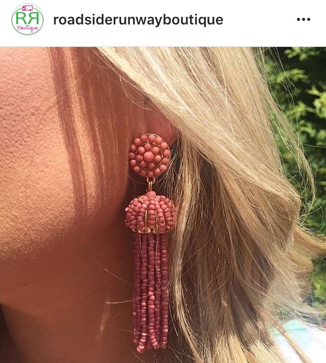 RoadsideRunway's tweet photo. Restock alert!! 🚨 these dusty rose tassel earrings are perfect for fall! Preorder online! 🛍 https://t.co/YSX4yWtxjn https://t.co/5guFdqDjax
