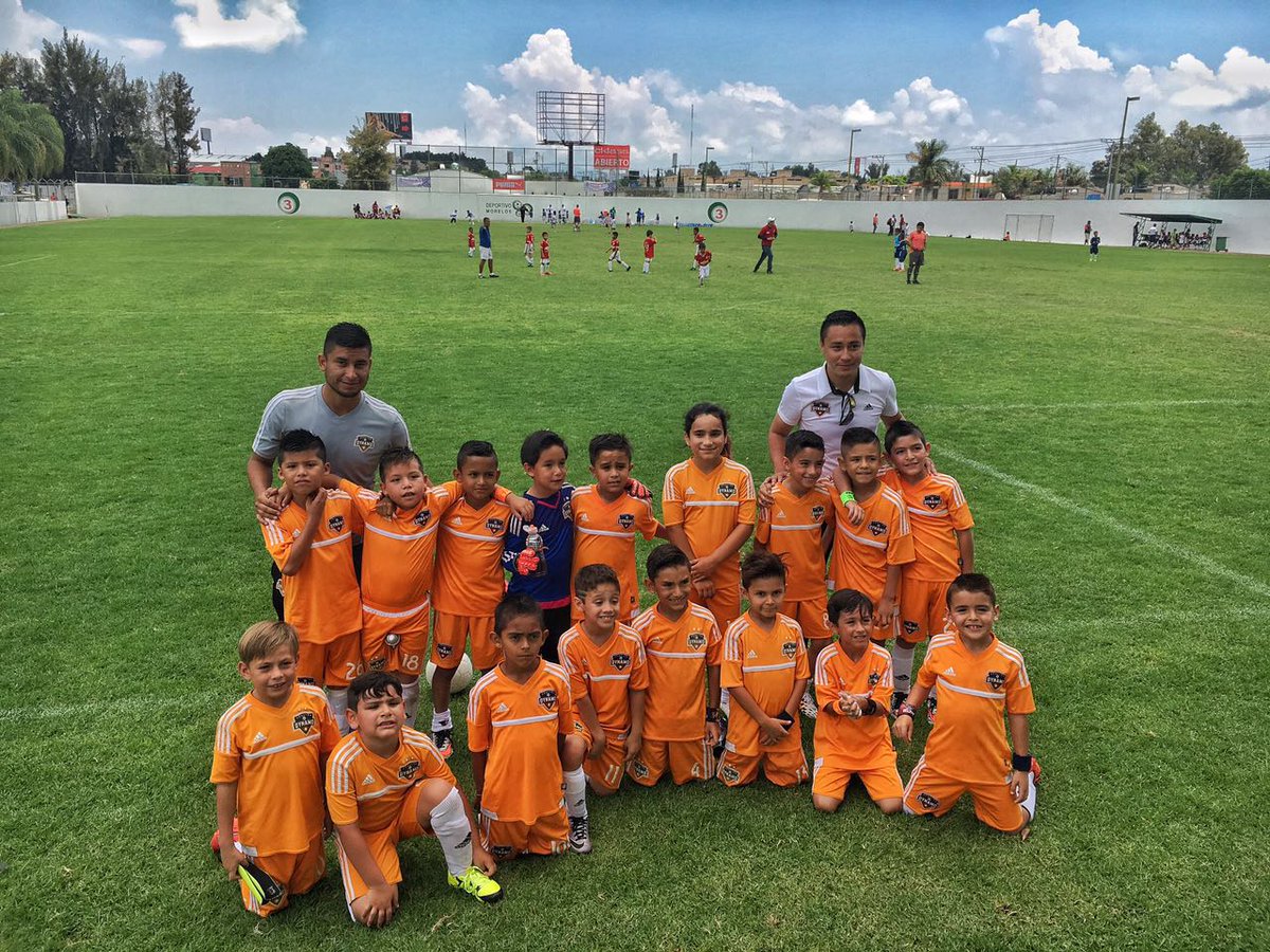 ilesalgado's tweet photo. Segunda jornada, segunda goleada a favor! 🙏👏💪👊 #CopaChivas2016
#GoHoustonDynamo #ForeverOrange 🍊 #HoustonDynamo08 https://t.co/NRwNpclfzt
