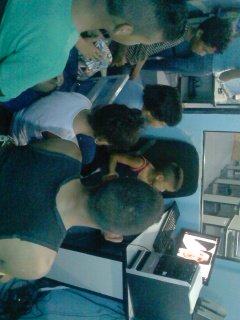 Zoraida270709's tweet photo. proyección del documental "
el arañero de sabaneta" alusivo a los 62 años del comandante
#ChavezAmorYPatria https://t.co/KIKevh8ci7