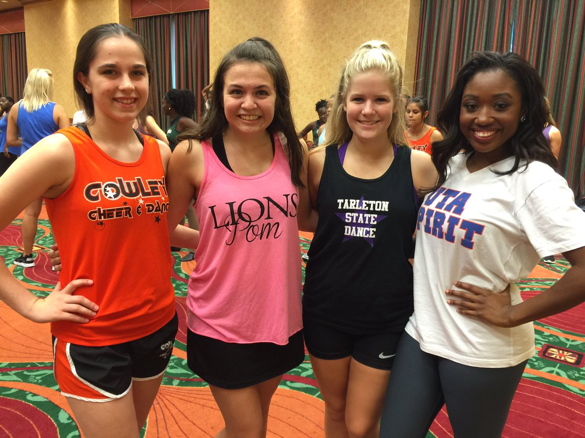 KarenYada1's tweet photo. American Collegiate Dance Intensive #adts2016 https://t.co/H9NFYJvKIL