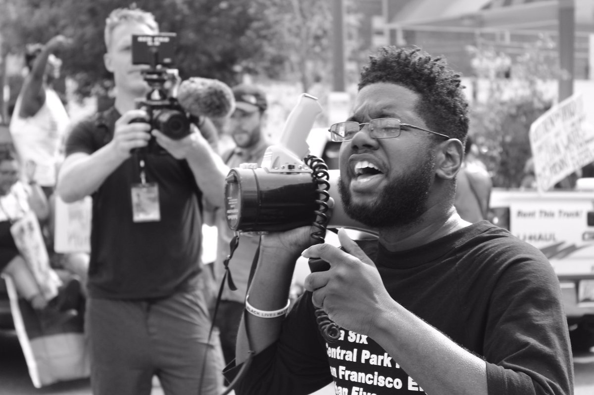 ActivistGenYers's tweet photo. #BlackDNCResistance #BlackLivesMatter https://t.co/c1yX8K76rx