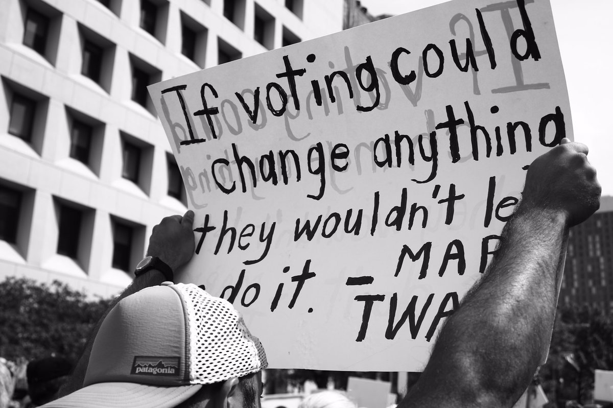 ActivistGenYers's tweet photo. #BlackDNCResistance #BlackLivesMatter https://t.co/FCyPg4ONkw
