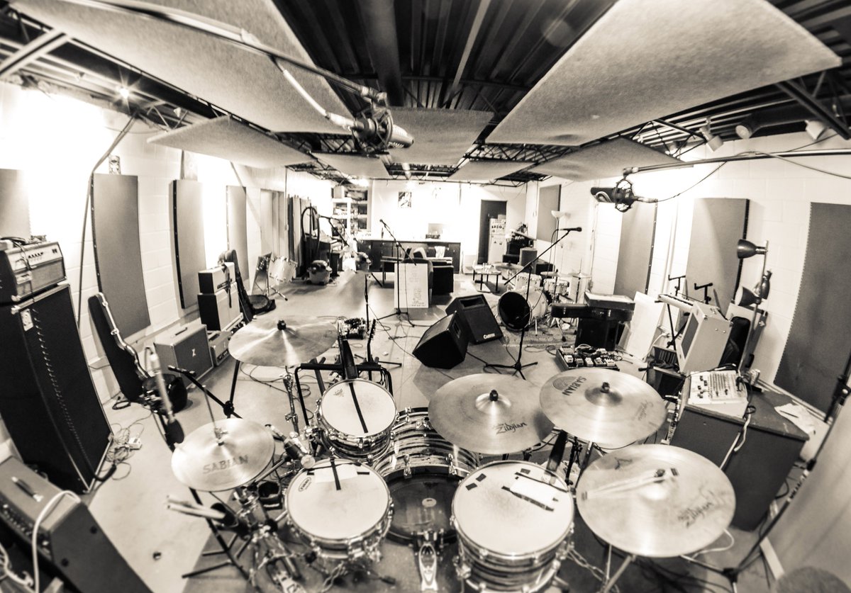 rflogic's tweet photo. Hey #YXE! We're looking or a 3-4pc to share this great space with. Send me a DM if interested! https://t.co/DqATyvJEZw