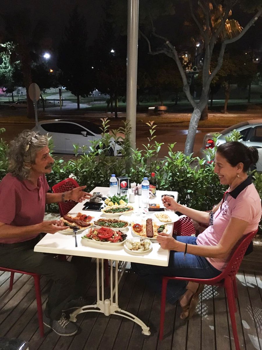 zekiustakebap's tweet photo. Önder abi kıymetli eşi ile güzel bir akşam yemeğinde #ZekiUstaKebap'taydı.
Allah yüzlerinden tebessümü eksik etmesin https://t.co/1r73Y9LPUl