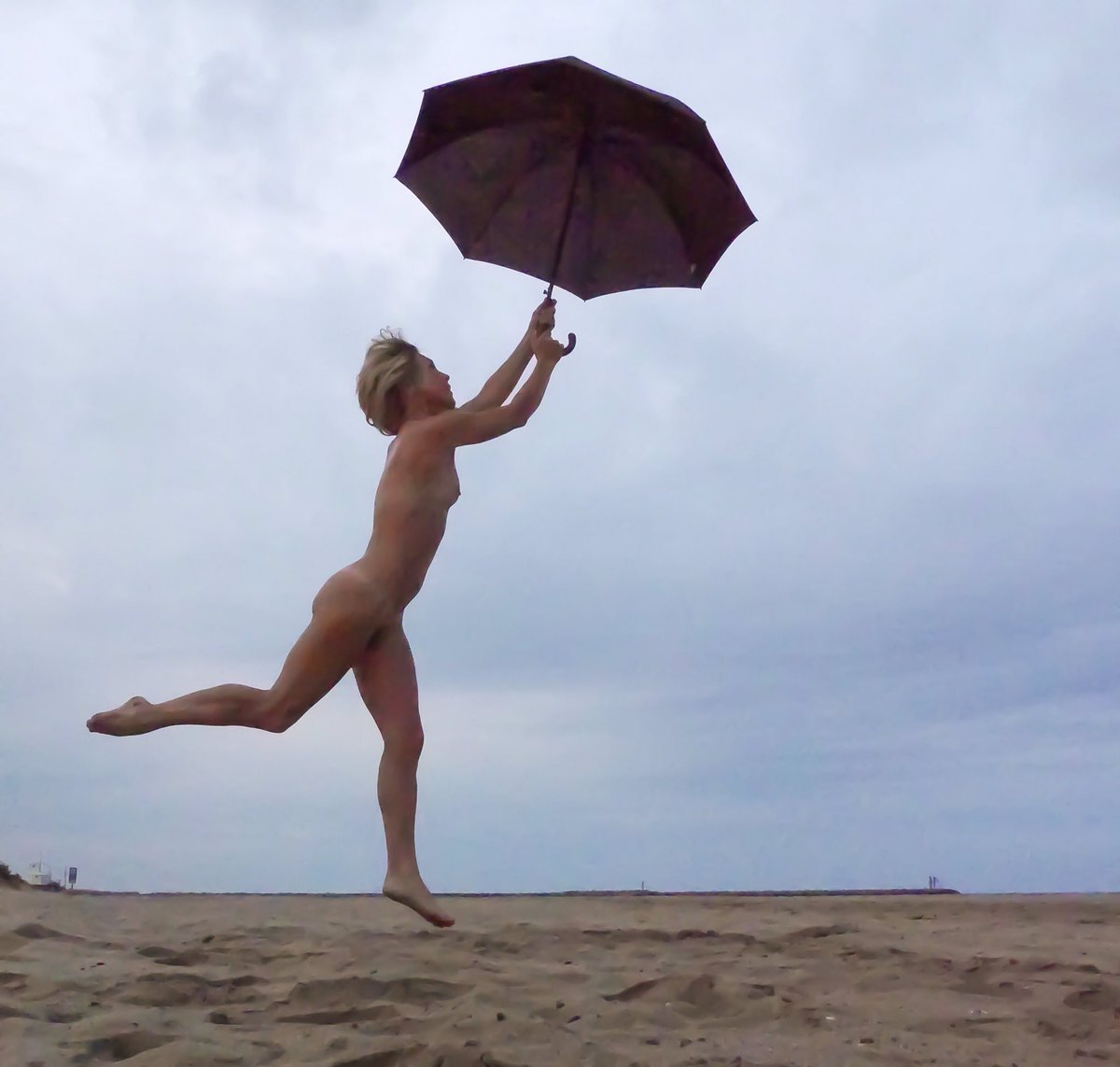 andyhm99's tweet photo. @lorenblainexxx @blathh @hughbo85 @TillyMcReese - fun on the Beach at dawn with Loren https://t.co/lLouz3MEwW