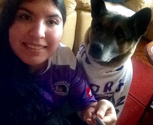 Cami_pollitoo's tweet photo. #ElConceNoSeFue ! Preparándonos con mi Homero Léon para un paseo 🦁💜🐕🐾 https://t.co/ZKLcPaDZZ5