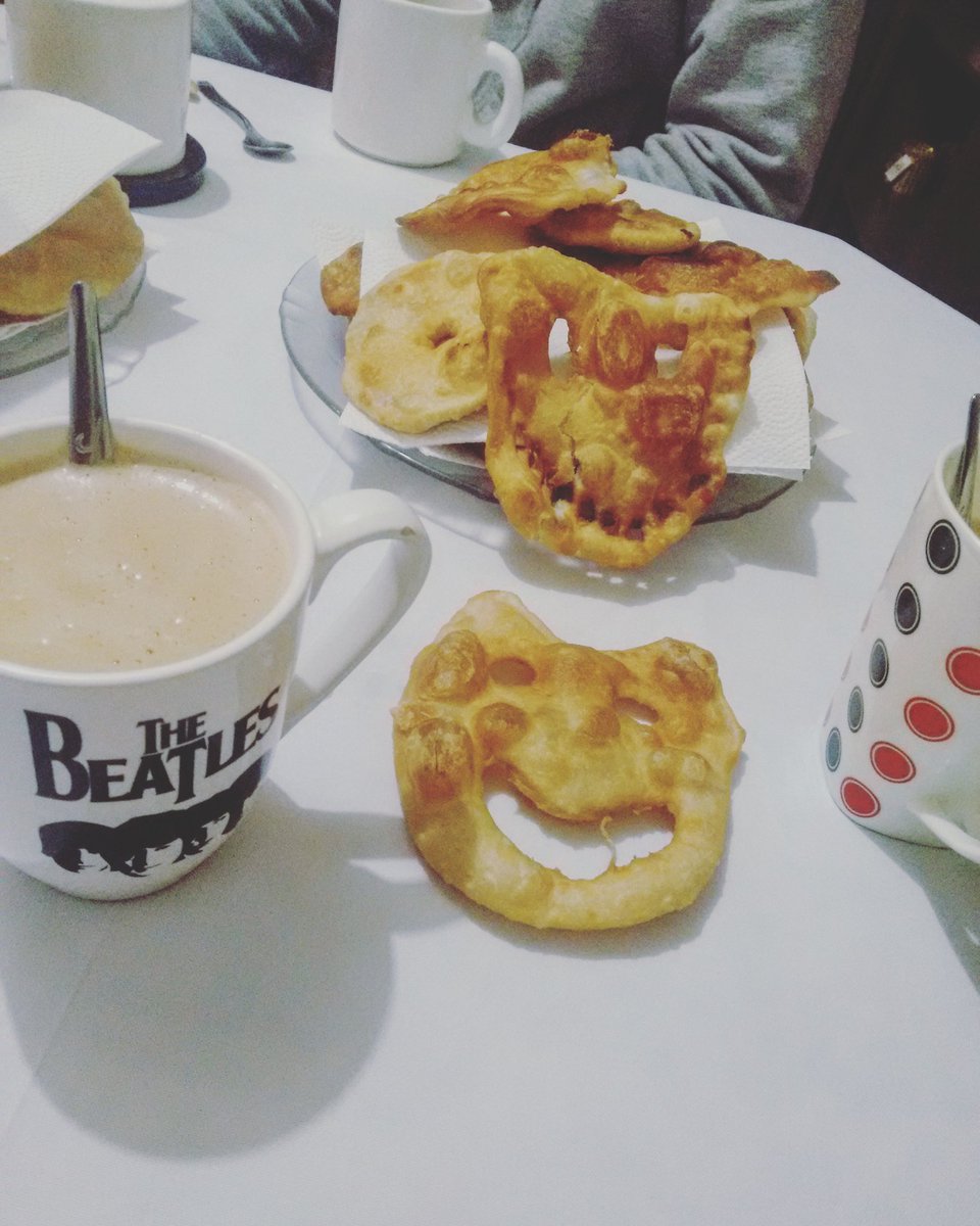 DavidMB88's tweet photo. Merendando con la linda de @M_DeMeel 🍪☕ https://t.co/qOZi5ZWbAs